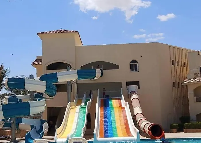 رجاء الاستفسار عبر الواتس في الصور, قرية لاسرينا بالم بيتش بالعين السخنة لمحبي الهدوء والرقي, للأسر فقط, دور أول وسط غرفتين وصالة بفيو البول والبحر من كافة الغرف, شاطئ رملي مجاني, اكوا بارك مجاني, الموقع لا يتيح الرد على استفسارات الحجز, واتس ف Apartment *
