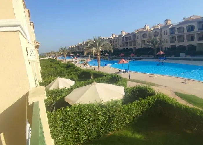 رجاء الاستفسار عبر الواتس في الصور, قرية لاسرينا بالم بيتش بالعين السخنة لمحبي الهدوء والرقي, للأسر فقط, دور أول وسط غرفتين وصالة بفيو البول والبحر من كافة الغرف, شاطئ رملي مجاني, اكوا بارك مجاني, الموقع لا يتيح الرد على استفسارات الحجز, واتس ف Apartment